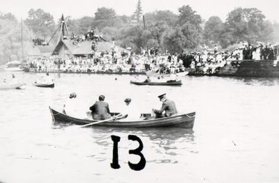 Boaters on the Sixteen near Harbour Ticket Office during Victory Celebration. (Courtesy of Oakville Historical Society).