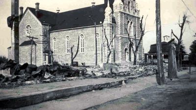 Les ruines après le feu de 1932