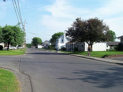 Vue de la rue Saint-Jean-Baptiste en direction sud