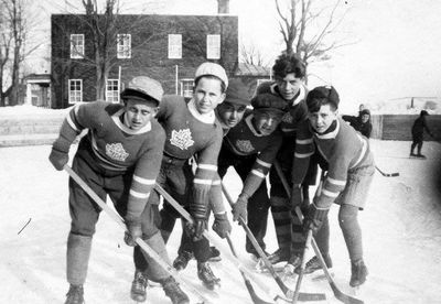 Des jeunes joueurs de hockey