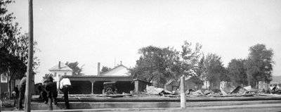 Les ruines du magasin Maheu (Embrun) après l’incendie de 1932.