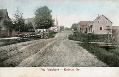 Vue de la rue Notre-Dame (Embrun) en direction est vers 1914.