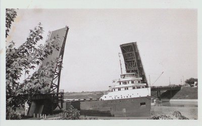 The &quot;Lemoyne&quot; Passing Through the Homer Bridge