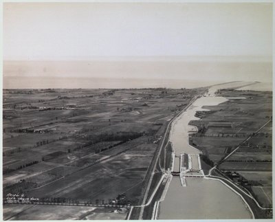 Lock 2 on the Welland Ship Canal Looking North