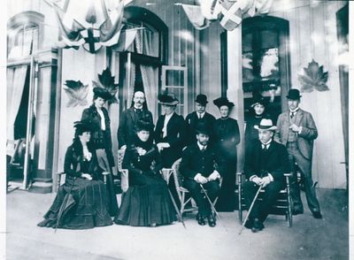 The Duke and Duchess of York and Entourage at the Queen's Royal Hotel