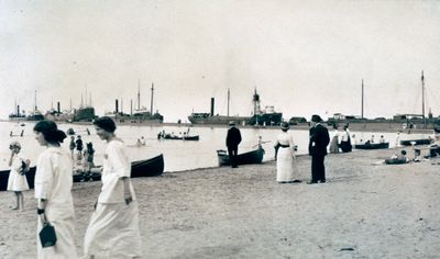 Beach at Lakeside Park, Port Dalhousie