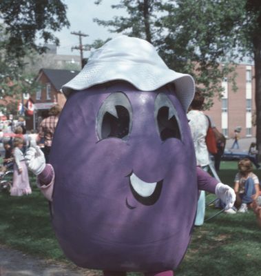 Th Grape and Wine Parade