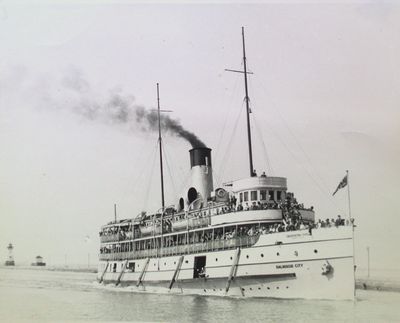 Steamer coming into Port Dalhousie