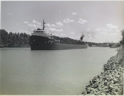 Cargo ship &quot;Sewell Avery&quot; in the Welland Canal