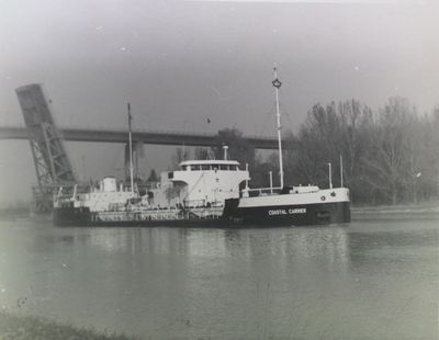 Tanker ship &quot;Coastal Carrier&quot; just past the Homer Bridge, St. Catharines