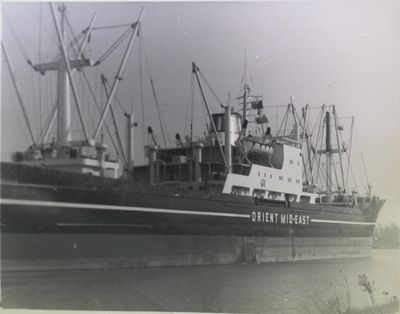 Deep-sea cargo ship &quot;Orient Mid-East&quot; on the Welland Canal