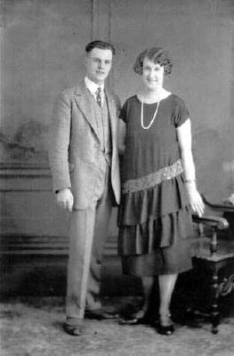 Studio photograph of an unidentified couple, Smiths Falls