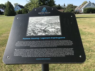 Postwar housing plaque, Smiths Falls