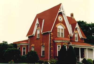 84 Brockville Street, Smiths Falls, 1989