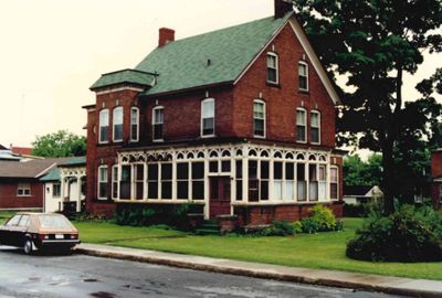 22 Gladstone Avenue, Smiths Falls, 1989