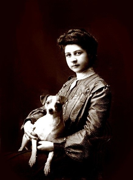 Studio photograph of Isabella Menagh Williston