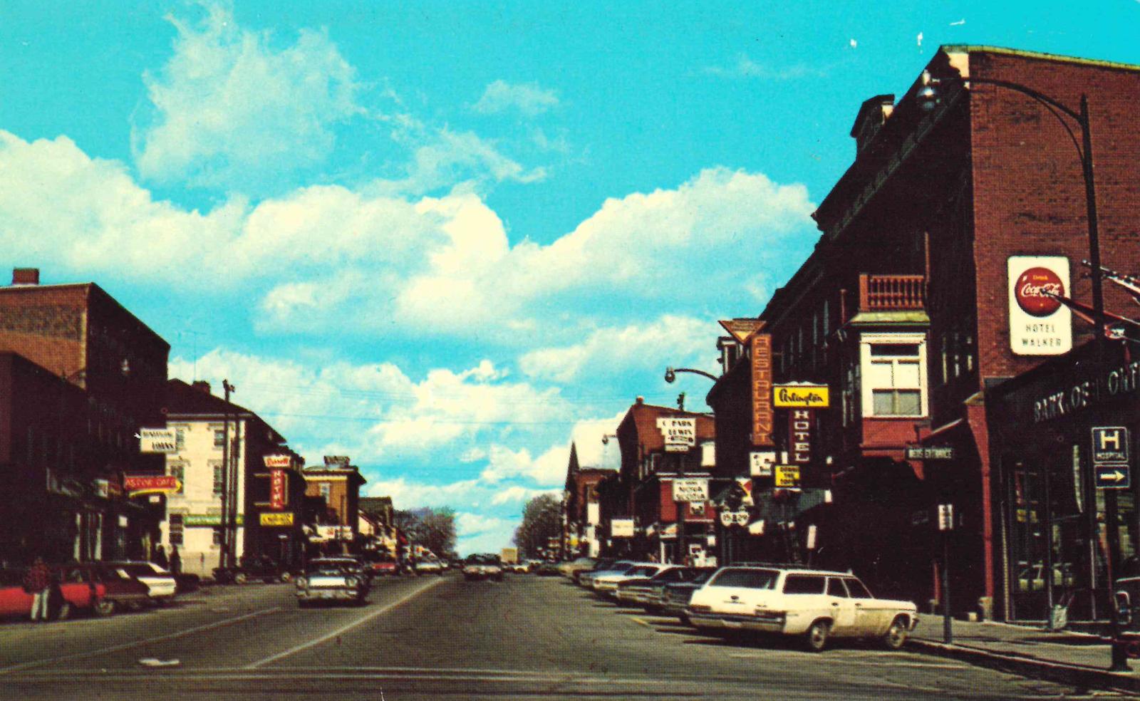 Beckwith Street looking north, Smiths Falls postcard