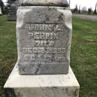 John Leslie Perrin headstone, Keyhole house