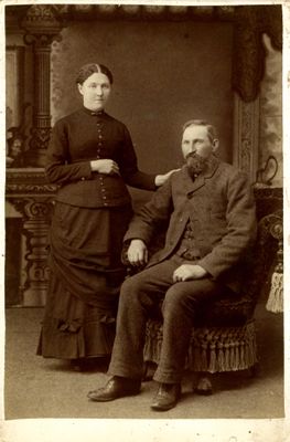 Studio photograph of an unidentified couple, Smiths Falls, ca. 1880-1900