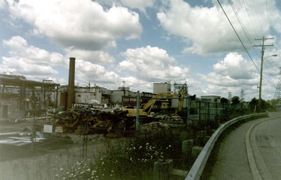 Démolition du moulin Weyerhaeuser, Sturgeon Falls / Demolition of the Weyerhaeuser Mill, Sturgeon Falls