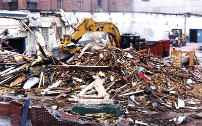 Démolition du moulin Weyerhaeuser / Demolition of the Weyerhaeuser Mill