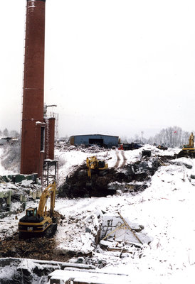 Démolition du moulin Weyerhaeuser, Sturgeon Falls / Demolition of the Weyerhaeuser Mill, Sturgeon Falls