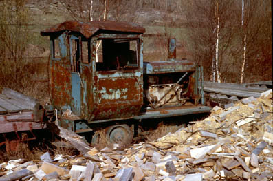 Petite locomotive de triage abandonnée à la scierie Field Lumber / Abandoned Field Lumber small yard locomotive