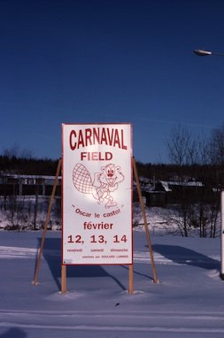 &quot;Oscar le Castor&quot; annonce le carnaval de Field en 1993 / The beaver mascot of the Field carnival is still announcing annual winter carnivals