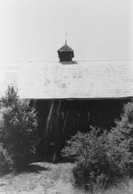 Barn just Past the Hawthorne Farm