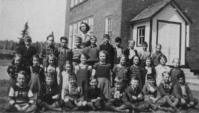 Miss Knees Grade 2 & 3 Class Photograph, circa 1940