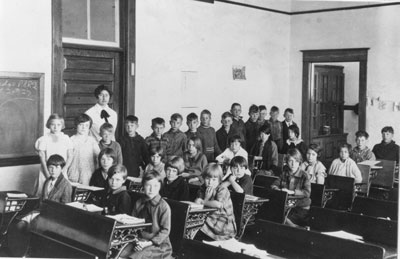 Miss Tennant's 1927 Sundridge Public School Class
