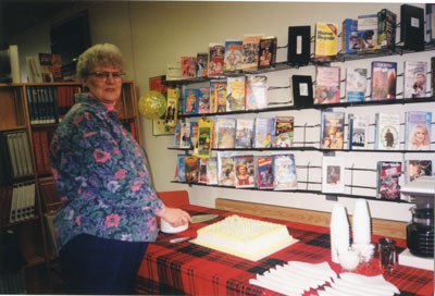 Cutting the Cake Celebrating 100th Anniversary of the Sundridge Strong Library