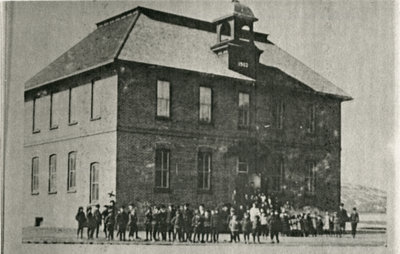 Post card of Schreiber Public School.