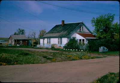 Non Modern House in Northwest Subdivision - 900 9th Ave NW