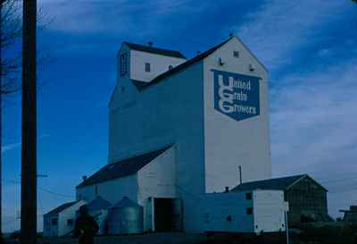 United Grain Growers Elevator - Railway St. E