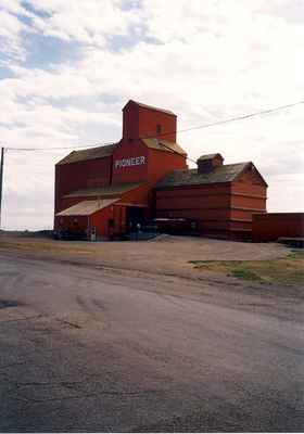 Grain Elevator in Richmound, Saskatchewan