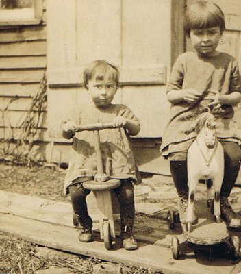 Mary and Muriel Powell, ca1924