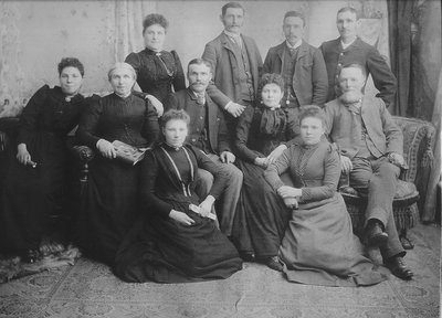 Family of Edwin and Elizabeth South, Toronto Township