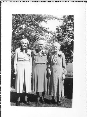 Life Members of the Munn's Women's Auxiliary: Mrs. Rob Post, Mrs. A. A. Biggar, Mrs. Jos. Featherstone