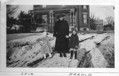 Harold and Lois with Mother, Ethel (Conover) Biggar