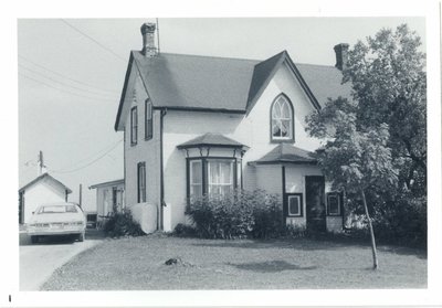 Dundas Street West Farmhouse, Address Unknown, in 1977 and 1991