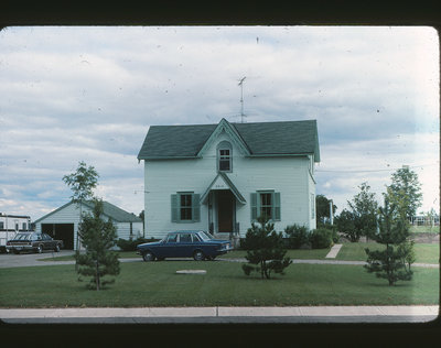 2514 Dundas Street West, 1977 and 1991