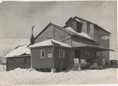 Hornby Feed & Seed, Trafalgar & Derry