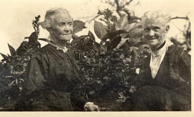 Emily and Emma Gilby, 1914