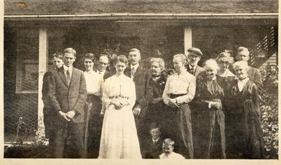 Wilson - Hardy Family Picture, 1913