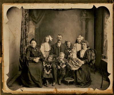 MacKay Family Photograph, circa 1900