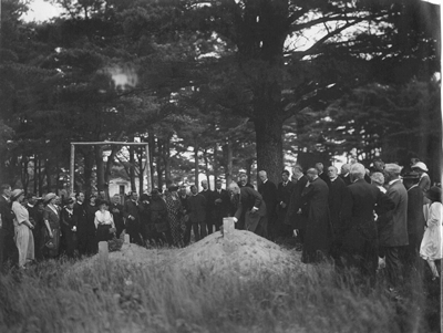 Funeral Service, Graveside, circa 1920