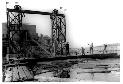 Mill Workers with Jackladder