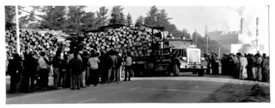 Woodlands Employees Picket Mill 1, 1984