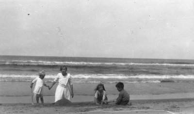 Stuart & Webb children on Cavendish shore, ca.1923.  Cavendish, P.E.I.